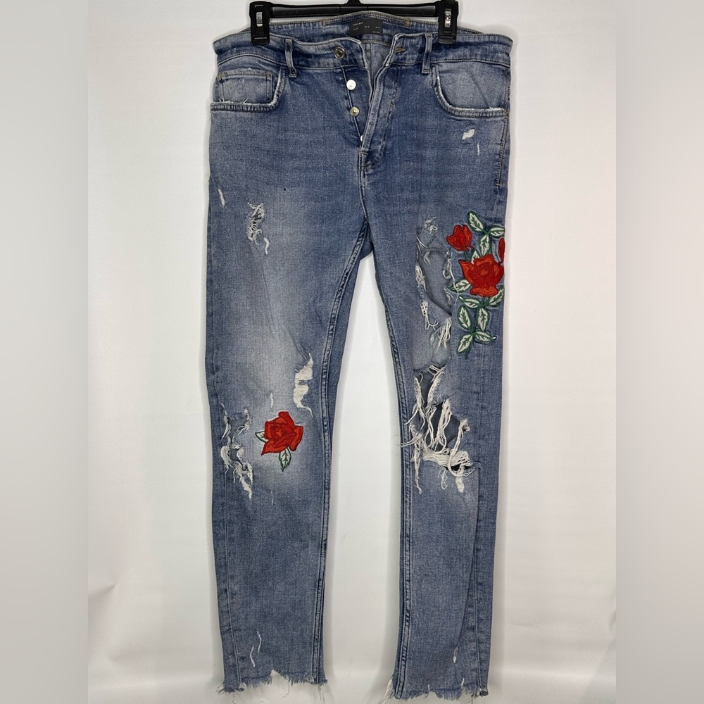 Zara Men’s Ripped Rose Jeans